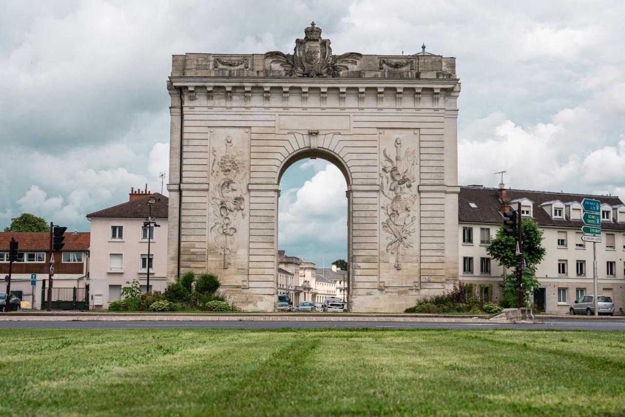 Le Petit Leon Apartment Chalons en Champagne Bagian luar foto
